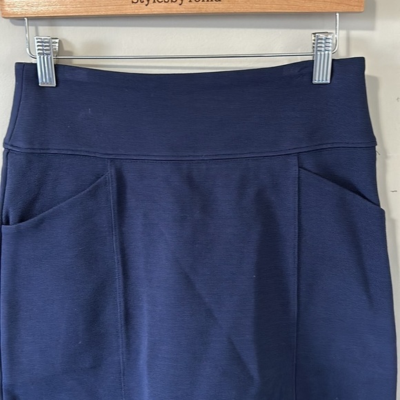 Anthropologie Maeve Piqué Mini Skirt Navy Pockets Zipper Size XSmall - Picture 3 of 10